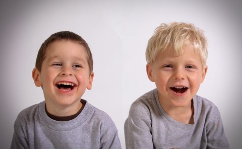 yoga du rire et enfant vendée